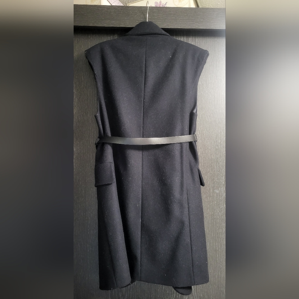 Zara Women's Navy Blue Sleeveless Vest - Picture 9 of 16